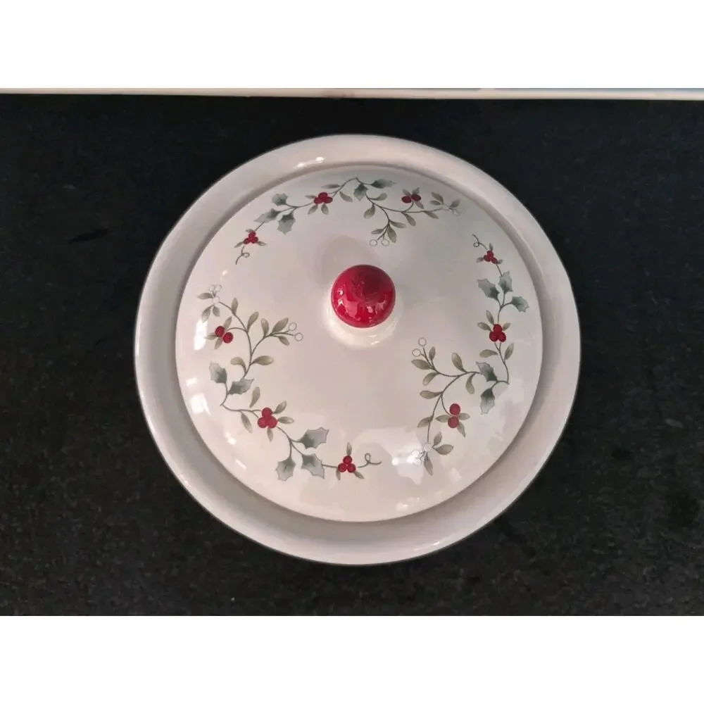 Vintage Pfaltzgraff Winter Berry Holiday Christmas Candy Jar Bowl